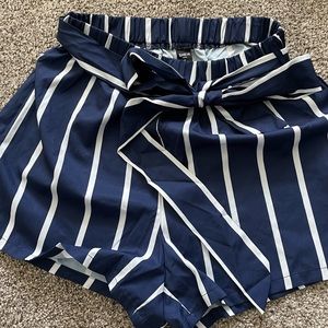 NAVY STRIPED SUMMER SHORTS